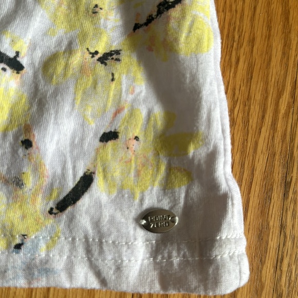 Point Zero Floral Top - Picture 2 of 5